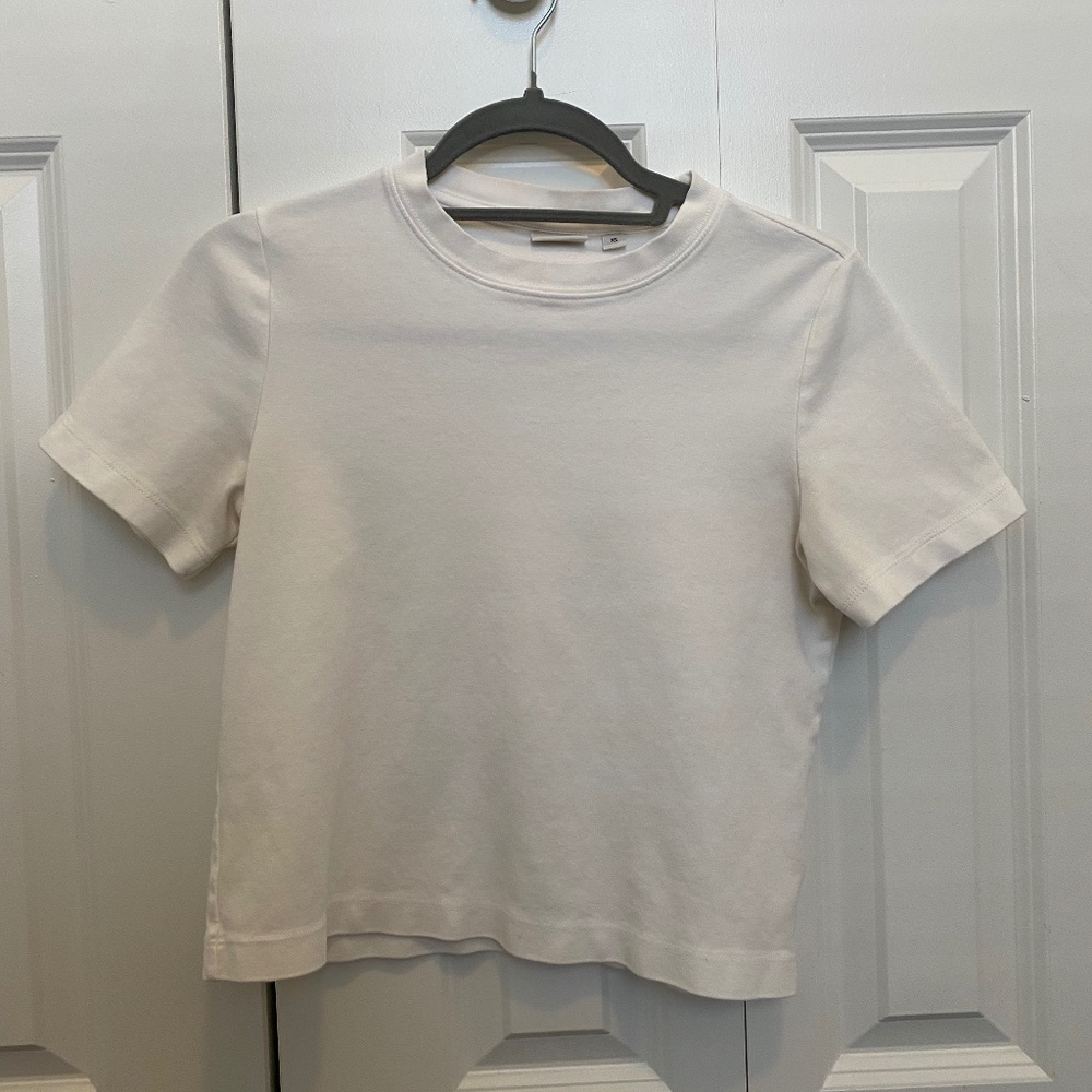ARITZIA WHITE T-SHIRT
